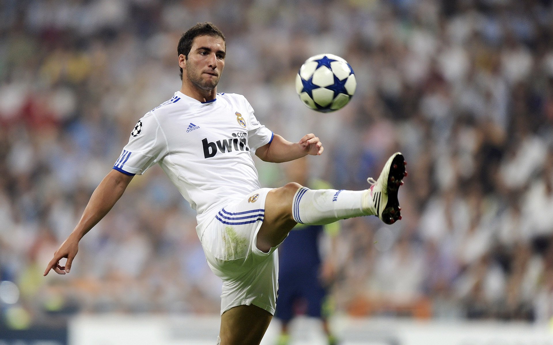 亚洲新星闪耀国际赛场 男子110米跨栏再创佳绩